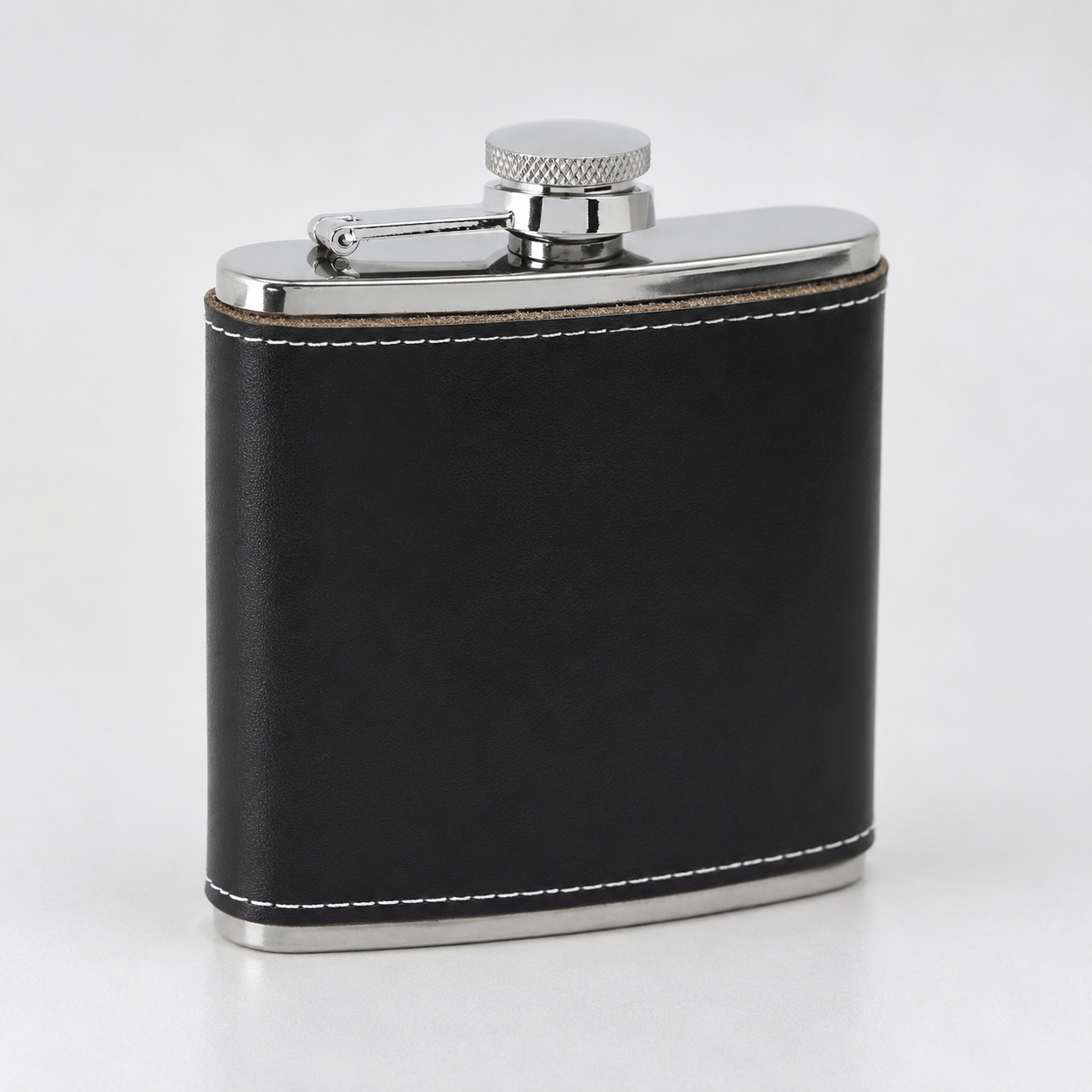 Edelstahl- Flachmann 6 oz mit schwarzem Lederbezug